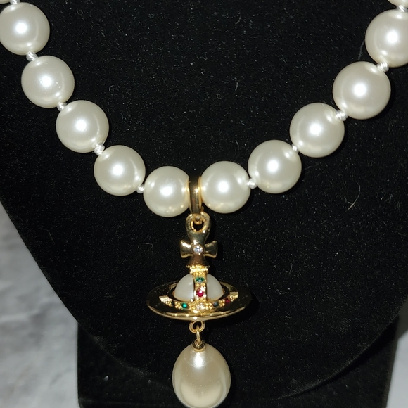 Vivienne Westwood One Row Pearl Drop Choker - Picture 2 of 3